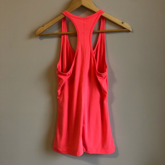 ✨GapFit | Pink Tank Racerback - Small - Picture 2 of 4